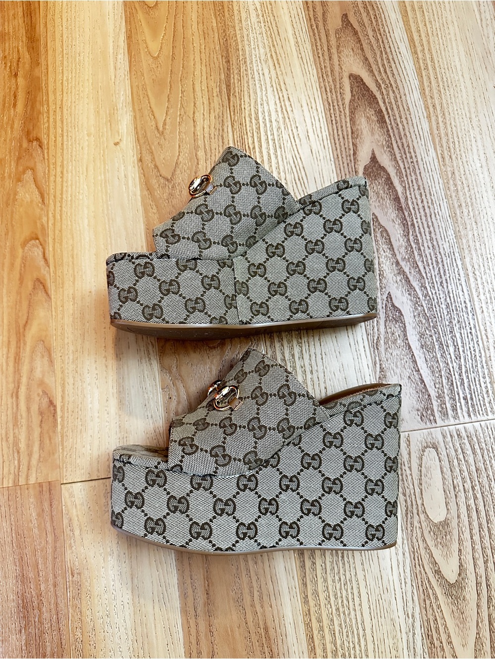Gucci Beige Monogram Platform Mules with Gold Horsebit - Picture 2 of 9